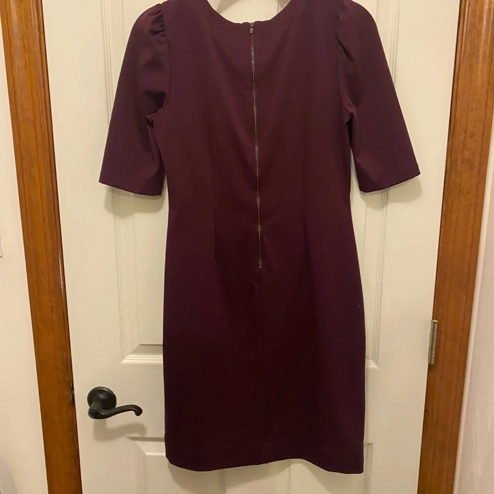 Banana Republic Plum Stretch Zip Back V-Neck Puff Sleeve Sheath Dress size - Picture 3 of 3